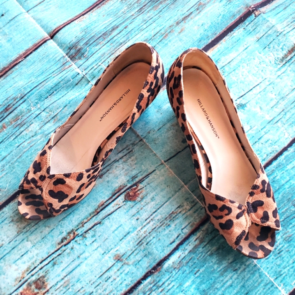 Hillard & Hanson Splendid Animal peep toe wedges size 7.5